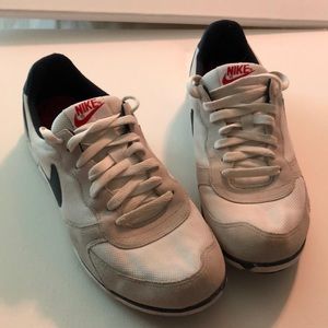Nike sneakers | size 9.5